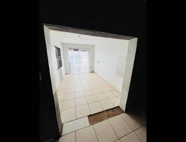 1 BEDROOM PROPERTY TO RENT IN PROTEA GLEN EXT